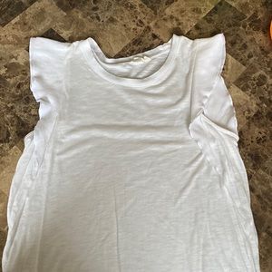 Gap sleeveless top